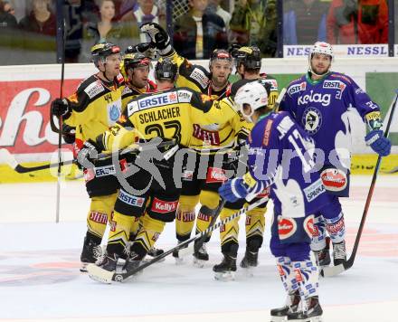 EBEL. Eishockey Bundesliga. EC VSV gegen UPC Vienna Capitals. Torjubel (Caps). Villach, am 19.10.2014.
Foto: Kuess 


---
pressefotos, pressefotografie, kuess, qs, qspictures, sport, bild, bilder, bilddatenbank