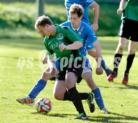 Fussball Unterliga Ost. DSG Sele Zell gegen Ulrichsberg. Miran Kelih, (Zell), Michael Rauter (Ulrichsberg). Zell, am 19.10.2014.
Foto: Kuess
---
pressefotos, pressefotografie, kuess, qs, qspictures, sport, bild, bilder, bilddatenbank