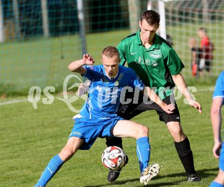 Fussball Unterliga Ost. DSG Sele Zell gegen Ulrichsberg. Zan Kramar,  (Zell), Martin Allmaier (Ulrichsberg). Zell, am 19.10.2014.
Foto: Kuess
---
pressefotos, pressefotografie, kuess, qs, qspictures, sport, bild, bilder, bilddatenbank