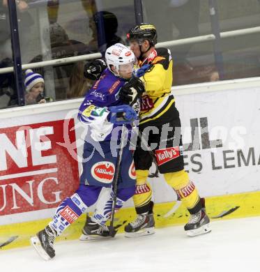 EBEL. Eishockey Bundesliga. EC VSV gegen UPC Vienna Capitals. Stefan Bacher,  (VSV), Nikolaus Hartl (Caps). Villach, am 19.10.2014.
Foto: Kuess 


---
pressefotos, pressefotografie, kuess, qs, qspictures, sport, bild, bilder, bilddatenbank