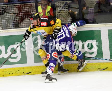 EBEL. Eishockey Bundesliga. EC VSV gegen UPC Vienna Capitals. Nico Brunner,  (VSV), Mario Fischer (Caps). Villach, am 19.10.2014.
Foto: Kuess 


---
pressefotos, pressefotografie, kuess, qs, qspictures, sport, bild, bilder, bilddatenbank