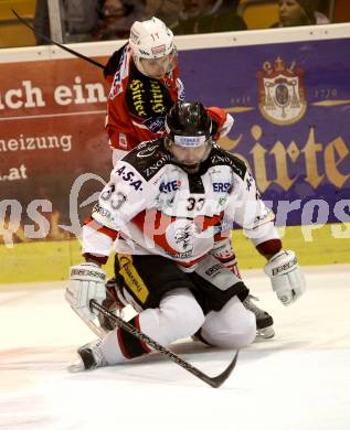 EBEL. Eishockey Bundesliga. KAC gegen HC Orli Znojmo. Daniel Ban, (KAC),  Pucher Peter (Znojmo). Klagenfurt, am 24.10.2014.
Foto: Kuess 

---
pressefotos, pressefotografie, kuess, qs, qspictures, sport, bild, bilder, bilddatenbank