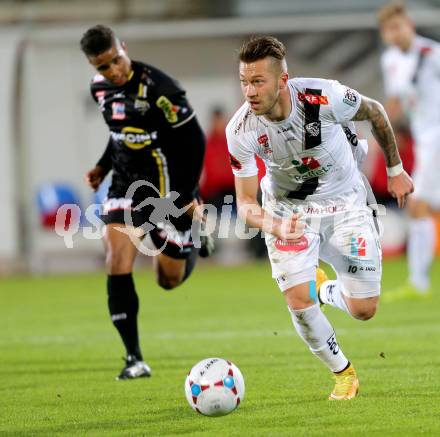 Fussball Bundesliga. RZ Pellets WAC gegen Cashpoint SCR Altach. Peter Zulj,  (WAC), Ismail Tajouri (Altach). Wolfsberg, am 25.10.2014.
Foto: Kuess

---
pressefotos, pressefotografie, kuess, qs, qspictures, sport, bild, bilder, bilddatenbank