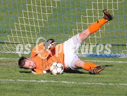 Fussball. Kaerntner Liga. Koettmannsdorf gegen SV Feldkirchen/SV Oberglan. Alexander Schenk (Koettmannsdorf). Koettmannsdorf, 26.10.2014.
Foto: Kuess
---
pressefotos, pressefotografie, kuess, qs, qspictures, sport, bild, bilder, bilddatenbank