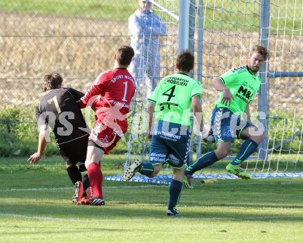 Fussball. Kaerntner Liga. Koettmannsdorf gegen SV Feldkirchen/SV Oberglan. Jakob Orgonyi (Koettmannsdorf), Hans Joachim Thamer, BEd Patrick Rene Striednig, Florian Hausdorfer (Feldkirchen/SV Oberglan). Koettmannsdorf, 26.10.2014.
Foto: Kuess
---
pressefotos, pressefotografie, kuess, qs, qspictures, sport, bild, bilder, bilddatenbank