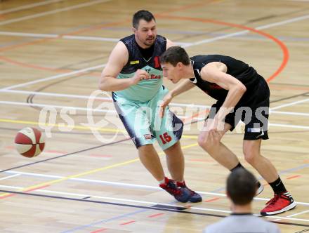 Basketball 2. Bundesliga. Panaceo Raiders Villach gegen Mistelbach Mustangs. Almir Smajic, (Villach), Jakob Deimel  (Mistelbach). Villach, am 26.10.2014.
Foto: Kuess
---
pressefotos, pressefotografie, kuess, qs, qspictures, sport, bild, bilder, bilddatenbank