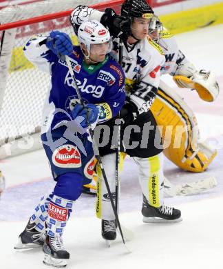 EBEL. Eishockey Bundesliga. EC VSV gegen Dornbirner Eishockey Club.  John Lammers, (VSV), Garnet Exelby  (Dornbirn). Villach, am 26.10.2014.
Foto: Kuess 


---
pressefotos, pressefotografie, kuess, qs, qspictures, sport, bild, bilder, bilddatenbank