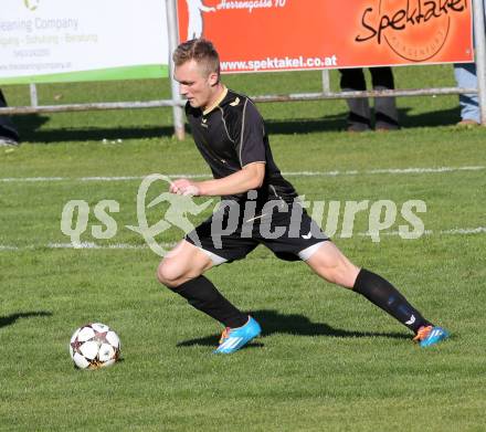 Fussball. Kaerntner Liga. Koettmannsdorf gegen SV Feldkirchen/SV Oberglan. David Stefan Pein (Feldkirchen/SV Oberglan). Koettmannsdorf, 26.10.2014.
Foto: Kuess
---
pressefotos, pressefotografie, kuess, qs, qspictures, sport, bild, bilder, bilddatenbank