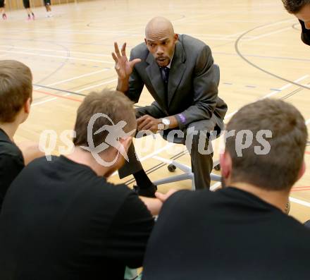 Basketball 2. Bundesliga. Panaceo Raiders Villach gegen Mistelbach Mustangs. Trainer Stacey Nolan (Villach). Villach, am 26.10.2014.
Foto: Kuess
---
pressefotos, pressefotografie, kuess, qs, qspictures, sport, bild, bilder, bilddatenbank