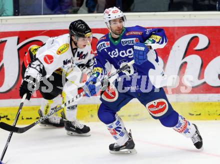 EBEL. Eishockey Bundesliga. EC VSV gegen Dornbirner Eishockey Club.  Darren Haydar,  (VSV), Stefan Haeussle (Dornbirn). Villach, am 26.10.2014.
Foto: Kuess 


---
pressefotos, pressefotografie, kuess, qs, qspictures, sport, bild, bilder, bilddatenbank