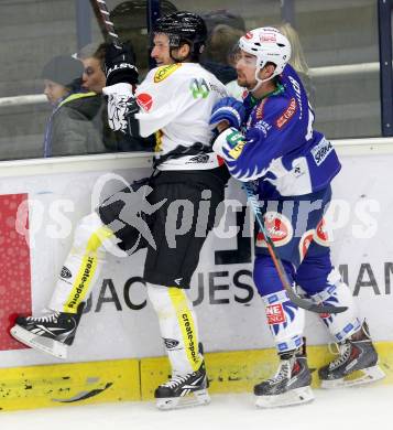 EBEL. Eishockey Bundesliga. EC VSV gegen Dornbirner Eishockey Club.  Eric HUnter, (VSV), Nicholas Crawford (Dornbirn). Villach, am 26.10.2014.
Foto: Kuess 


---
pressefotos, pressefotografie, kuess, qs, qspictures, sport, bild, bilder, bilddatenbank