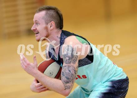 Basketball 2. Bundesliga. Panaceo Raiders Villach gegen Mistelbach Mustangs. Nino Gross (Villach). Villach, am 26.10.2014.
Foto: Kuess
---
pressefotos, pressefotografie, kuess, qs, qspictures, sport, bild, bilder, bilddatenbank