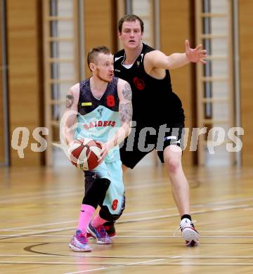 Basketball 2. Bundesliga. Panaceo Raiders Villach gegen Mistelbach Mustangs. Nino Gross, (Villach), Ivo Prachar  (Mistelbach). Villach, am 26.10.2014.
Foto: Kuess
---
pressefotos, pressefotografie, kuess, qs, qspictures, sport, bild, bilder, bilddatenbank