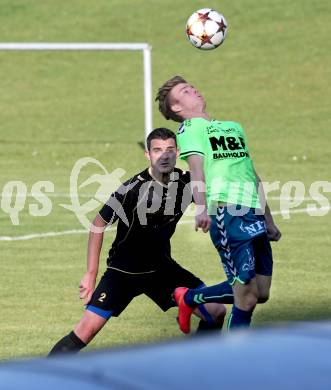 Fussball. Kaerntner Liga. Koettmannsdorf gegen SV Feldkirchen/SV Oberglan. Christian Hutter (Koettmannsdorf), Michael Groinig (Feldkirchen/SV Oberglan). Koettmannsdorf, 26.10.2014.
Foto: Kuess
---
pressefotos, pressefotografie, kuess, qs, qspictures, sport, bild, bilder, bilddatenbank