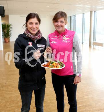 Kaernten Sport Package Uebergabe.  Lisa Perterer, Sara Vilic . Klagenfurt, 27.10.2014.
Foto: Kuess 
---
pressefotos, pressefotografie, kuess, qs, qspictures, sport, bild, bilder, bilddatenbank