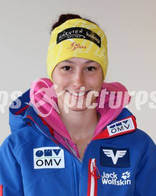 Kaernten Sport Package Uebergabe.  Lisa Wiegele  (Schispringen). Klagenfurt, 27.10.2014.
Foto: Kuess 
---
pressefotos, pressefotografie, kuess, qs, qspictures, sport, bild, bilder, bilddatenbank