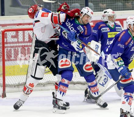 EBEL. Eishockey Bundesliga. EC VSV gegen HC TWK Innsbruck. Mario Altmann,  (VSV), Kris Beech (Innsbruck). Villach, am 28.10.2014.
Foto: Kuess 


---
pressefotos, pressefotografie, kuess, qs, qspictures, sport, bild, bilder, bilddatenbank