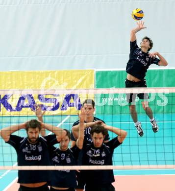 Volleyball Bundesliga. Woerthersee Loewen gegen Amstetten. Lukas Skrabal (Woerthersee Loewen). Klagenfurt, am 31.10.2014.
Foto: Kuess
---
pressefotos, pressefotografie, kuess, qs, qspictures, sport, bild, bilder, bilddatenbank