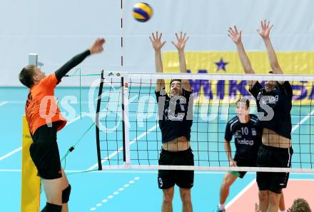 Volleyball Bundesliga. Woerthersee Loewen gegen Amstetten. Christian Rainer, Bernhard Melzer (Woerthersee Loewen). Klagenfurt, am 31.10.2014.
Foto: Kuess
---
pressefotos, pressefotografie, kuess, qs, qspictures, sport, bild, bilder, bilddatenbank