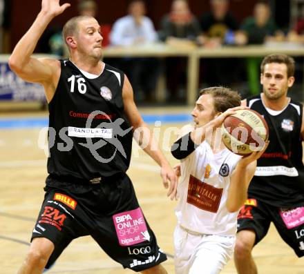 Basketball 2. Bundesliga. Woerthersee Piraten gegen BK Mattersburg Rocks.  Sebastian Huber, (Piraten), Corey Hallett  (Mattersburg). Klagenfurt, am 1.11.2014.
Foto: Kuess
---
pressefotos, pressefotografie, kuess, qs, qspictures, sport, bild, bilder, bilddatenbank