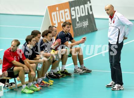 Volleyball Bundesliga. Woerthersee Loewen gegen Amstetten. Trainer Zhivko Kolev (Woerthersee Loewen). Klagenfurt, am 31.10.2014.
Foto: Kuess
---
pressefotos, pressefotografie, kuess, qs, qspictures, sport, bild, bilder, bilddatenbank