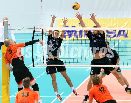 Volleyball Bundesliga. Woerthersee Loewen gegen Amstetten. Christian Rainer, Ulrich Lippitsch (Woerthersee Loewen). Klagenfurt, am 31.10.2014.
Foto: Kuess
---
pressefotos, pressefotografie, kuess, qs, qspictures, sport, bild, bilder, bilddatenbank