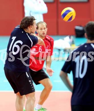 Volleyball Bundesliga. Woerthersee Loewen gegen Amstetten. Simon Fruehbauer, Hansi Huber (Woerthersee Loewen). Klagenfurt, am 31.10.2014.
Foto: Kuess
---
pressefotos, pressefotografie, kuess, qs, qspictures, sport, bild, bilder, bilddatenbank