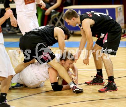 Basketball 2. Bundesliga. Woerthersee Piraten gegen BK Mattersburg Rocks.  Sebastian Huber, (Piraten), Michael Mach, Sebastian Gmeiner  (Mattersburg). Klagenfurt, am 1.11.2014.
Foto: Kuess
---
pressefotos, pressefotografie, kuess, qs, qspictures, sport, bild, bilder, bilddatenbank