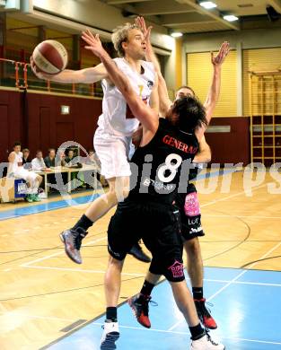 Basketball 2. Bundesliga. Woerthersee Piraten gegen BK Mattersburg Rocks.  Tim Huber,  (Piraten), Wolfgang Traeger (Mattersburg). Klagenfurt, am 1.11.2014.
Foto: Kuess
---
pressefotos, pressefotografie, kuess, qs, qspictures, sport, bild, bilder, bilddatenbank