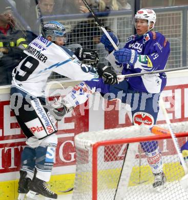 EBEL. Eishockey Bundesliga. EC VSV gegen EHC LIWEST Linz. Geoff Waugh,  (VSV), Gregor Baumgartner (Linz). Villach, am 2.11.2014.
Foto: Kuess 


---
pressefotos, pressefotografie, kuess, qs, qspictures, sport, bild, bilder, bilddatenbank