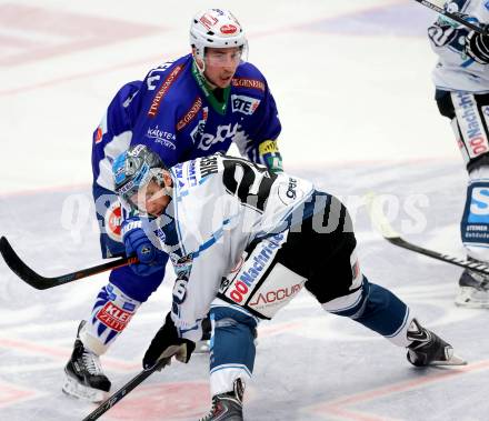 EBEL. Eishockey Bundesliga. EC VSV gegen EHC LIWEST Linz. Mark Santorelli,  (VSV), Rob Hisey (Linz). Villach, am 2.11.2014.
Foto: Kuess 


---
pressefotos, pressefotografie, kuess, qs, qspictures, sport, bild, bilder, bilddatenbank