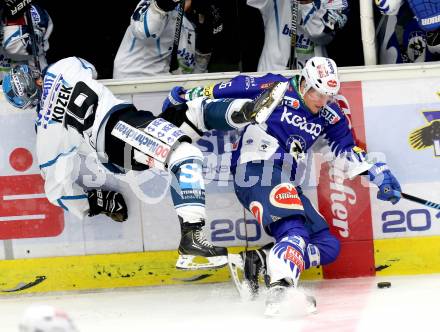 EBEL. Eishockey Bundesliga. EC VSV gegen EHC LIWEST Linz. Daniel Nageler,  (VSV), Andrew Jacob Kozek (Linz). Villach, am 2.11.2014.
Foto: Kuess 


---
pressefotos, pressefotografie, kuess, qs, qspictures, sport, bild, bilder, bilddatenbank