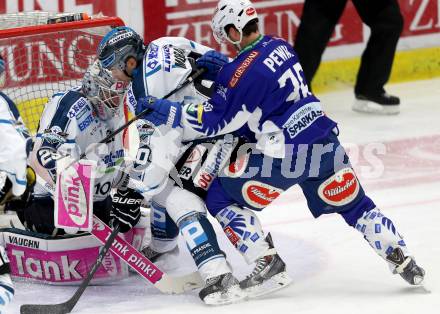 EBEL. Eishockey Bundesliga. EC VSV gegen EHC LIWEST Linz. Marco Pewal,  (VSV), Michael Ouzas, Brad Moran (Linz). Villach, am 2.11.2014.
Foto: Kuess 


---
pressefotos, pressefotografie, kuess, qs, qspictures, sport, bild, bilder, bilddatenbank