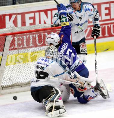 EBEL. Eishockey Bundesliga. EC VSV gegen EHC LIWEST Linz. Torjubel John Lammers,    (VSV), Michael Ouzas (Linz). Villach, am 2.11.2014.
Foto: Kuess 


---
pressefotos, pressefotografie, kuess, qs, qspictures, sport, bild, bilder, bilddatenbank