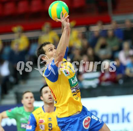 Volleyball Champions League. SK Posojilnica Aich/Dob gegen Olympiacos Piraeus. Rok Satler (Aich/Dob). Klagenfurt, am 5.11.2014.
Foto: Kuess
---
pressefotos, pressefotografie, kuess, qs, qspictures, sport, bild, bilder, bilddatenbank