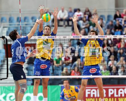 Volleyball Champions League. SK Posojilnica Aich/Dob gegen Olympiacos Piraeus. Rocamora Blazquez Daniel, Danijel Koncilja (Aich/Dob). Klagenfurt, am 5.11.2014.
Foto: Kuess
---
pressefotos, pressefotografie, kuess, qs, qspictures, sport, bild, bilder, bilddatenbank