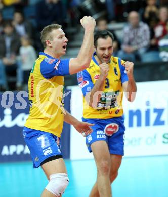 Volleyball Champions League. SK Posojilnica Aich/Dob gegen Olympiacos Piraeus. Jubel Stanislaw Wawrzynczyk, Andrej Grut (Aich/Dob). Klagenfurt, am 5.11.2014.
Foto: Kuess
---
pressefotos, pressefotografie, kuess, qs, qspictures, sport, bild, bilder, bilddatenbank