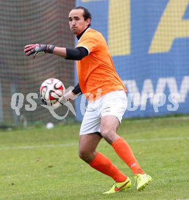 Fussball Unterliga Ost. Ludmannsdorf gegen Ulrichsberg. Michael Zunder  (Ulrichsberg). Ludmannsdorf, am 9.11.2014.
Foto: Kuess
---
pressefotos, pressefotografie, kuess, qs, qspictures, sport, bild, bilder, bilddatenbank