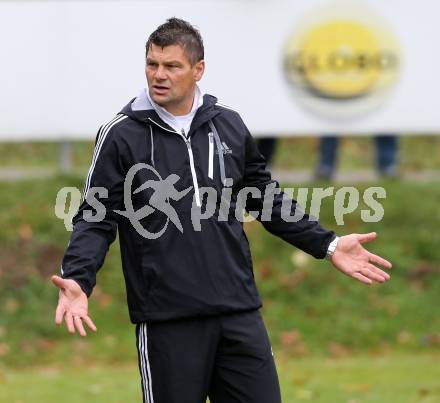 Fussball Unterliga Ost. Ludmannsdorf gegen Ulrichsberg. Trainer Manfred Mocher (Ulrichsberg). Ludmannsdorf, am 9.11.2014.
Foto: Kuess
---
pressefotos, pressefotografie, kuess, qs, qspictures, sport, bild, bilder, bilddatenbank