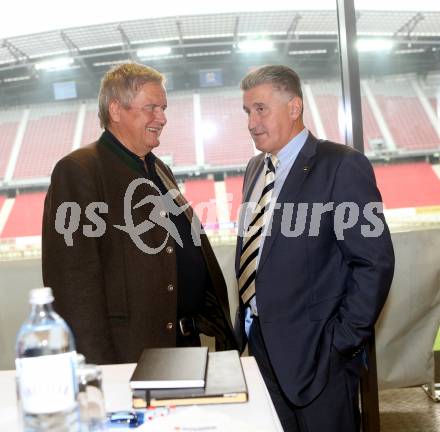 Eishockey. Kaerntner Freiluftderby. KAC gegen VSV. Pressekonferenz.  Karl Safron, Giuseppe Mion. Klagenfurt Woerthersee Stadion. 11.11.2014.
Foto: Kuess 
---
pressefotos, pressefotografie, kuess, qs, qspictures, sport, bild, bilder, bilddatenbank