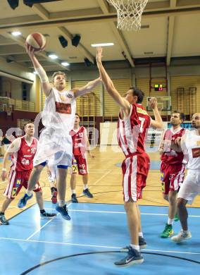 Basketball 2. Bundesliga. Woerthersee Piraten gegen Chin Min Dragons St. Poelten. Sebastian Huber,  (Piraten), Martin Speiser (St. Poelten). Klagenfurt, 15.11.2014.
Foto: Kuess
---
pressefotos, pressefotografie, kuess, qs, qspictures, sport, bild, bilder, bilddatenbank