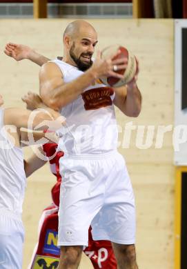 Basketball 2. Bundesliga. Woerthersee Piraten gegen Chin Min Dragons St. Poelten. Joachim Buggelsheim (Piraten. Klagenfurt, 15.11.2014.
Foto: Kuess
---
pressefotos, pressefotografie, kuess, qs, qspictures, sport, bild, bilder, bilddatenbank