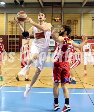 Basketball 2. Bundesliga. Woerthersee Piraten gegen Chin Min Dragons St. Poelten. Maximilian Kunovjanek,  (Piraten), Hannes Obermann (St. Poelten). Klagenfurt, 15.11.2014.
Foto: Kuess
---
pressefotos, pressefotografie, kuess, qs, qspictures, sport, bild, bilder, bilddatenbank