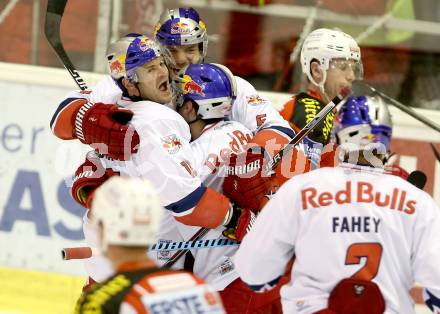 EBEL. Eishockey Bundesliga. KAC gegen EC Red Bull Salzburg.  Torjubel Thomas Raffl, Konstantin Komarek, Manuel Latusa  (Salzburg). Klagenfurt, am 16.11.2014.
Foto: Kuess 

---
pressefotos, pressefotografie, kuess, qs, qspictures, sport, bild, bilder, bilddatenbank