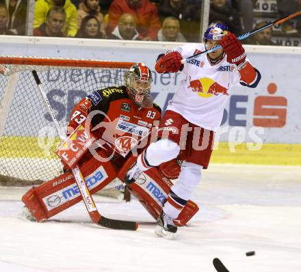 EBEL. Eishockey Bundesliga. KAC gegen EC Red Bull Salzburg.  Pekka Tuokkola,  (KAC), Manuel Latusa (Salzburg). Klagenfurt, am 16.11.2014.
Foto: Kuess 

---
pressefotos, pressefotografie, kuess, qs, qspictures, sport, bild, bilder, bilddatenbank