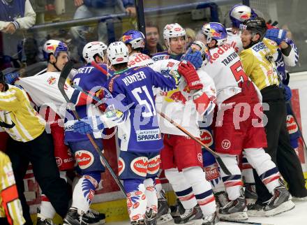 EBEL. Eishockey Bundesliga. EC VSV gegen Red Bull Salzburg. Rauferei. Villach, am 21.11.2014.
Foto: Kuess 


---
pressefotos, pressefotografie, kuess, qs, qspictures, sport, bild, bilder, bilddatenbank