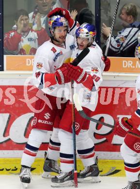 EBEL. Eishockey Bundesliga. EC VSV gegen Red Bull Salzburg. Torjubel Kyle Beach, Daniel Welser (Salzburg). Villach, am 21.11.2014.
Foto: Kuess 


---
pressefotos, pressefotografie, kuess, qs, qspictures, sport, bild, bilder, bilddatenbank