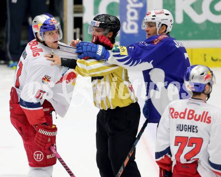 EBEL. Eishockey Bundesliga. EC VSV gegen Red Bull Salzburg. Cole Jarrett,  (VSV), Matthias Trattnig (Salzburg). Villach, am 21.11.2014.
Foto: Kuess 


---
pressefotos, pressefotografie, kuess, qs, qspictures, sport, bild, bilder, bilddatenbank