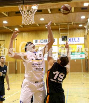 Basketball 2.Bundesliga 2014/15 Grunddurchgang 9.Runde. Radenthein Garnets gegen Basket Flames. Luka Zavrsnik, (Radenthein), Florian Poecksteiner (Basket Flames). Klagenfurt, 22.11.2014.
Foto: Kuess
---
pressefotos, pressefotografie, kuess, qs, qspictures, sport, bild, bilder, bilddatenbank