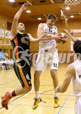 Basketball 2.Bundesliga 2014/15 Grunddurchgang 9.Runde. Radenthein Garnets gegen Basket Flames. Luka Zavrsnik, (Radenthein), Vladimir Gavranic (Basket Flames). Klagenfurt, 22.11.2014.
Foto: Kuess
---
pressefotos, pressefotografie, kuess, qs, qspictures, sport, bild, bilder, bilddatenbank